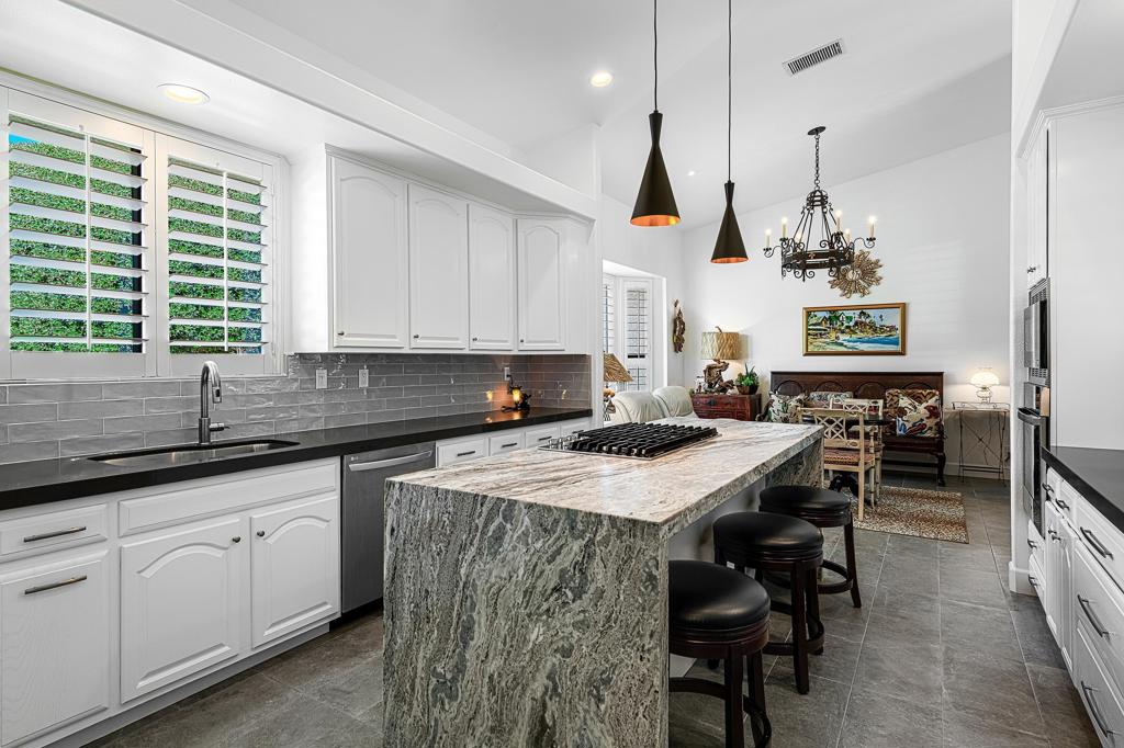 21 Mission Palms W, Rancho Mirage, CA 92270 — photo 1