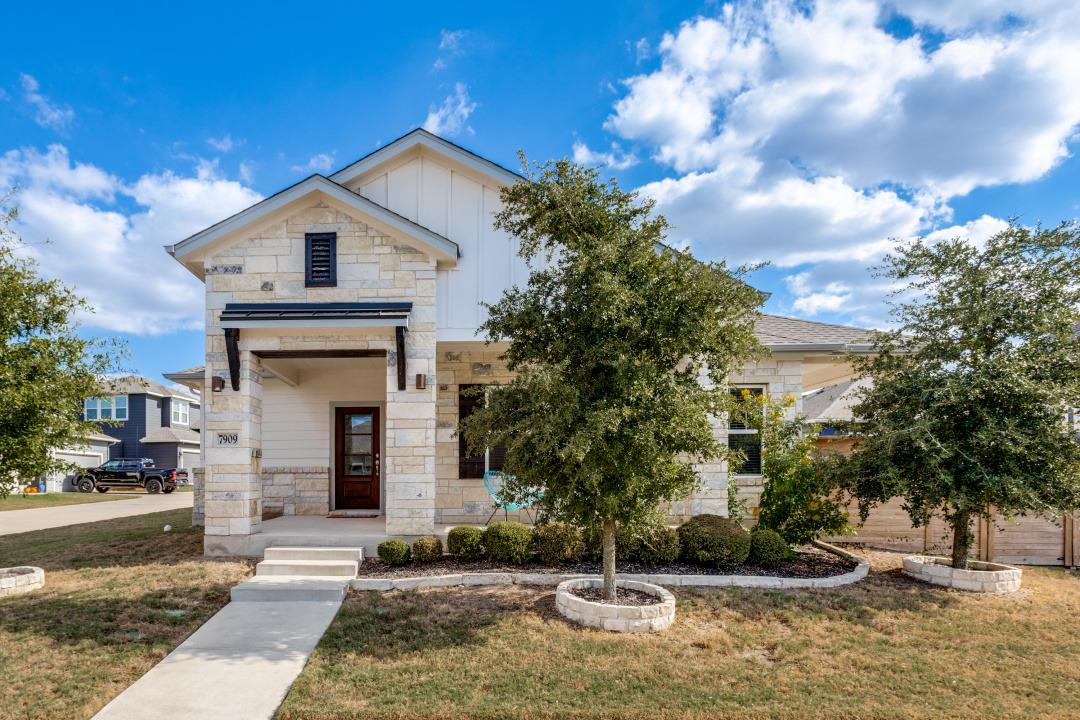 7909 Donnelley Dr, Austin, TX 78744 — photo 1