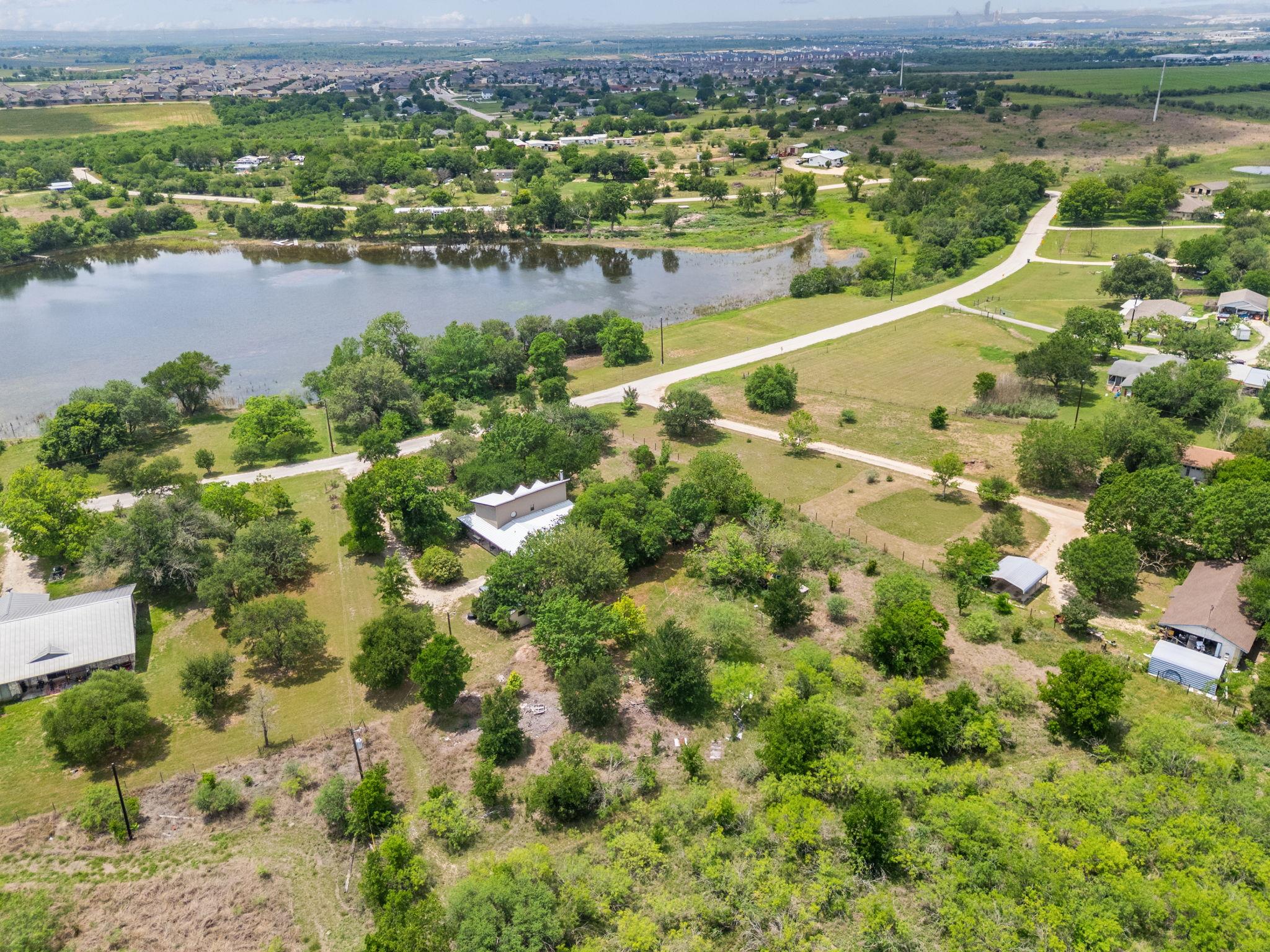 907 Horace Howard, San Marcos, TX 78666 — photo 1