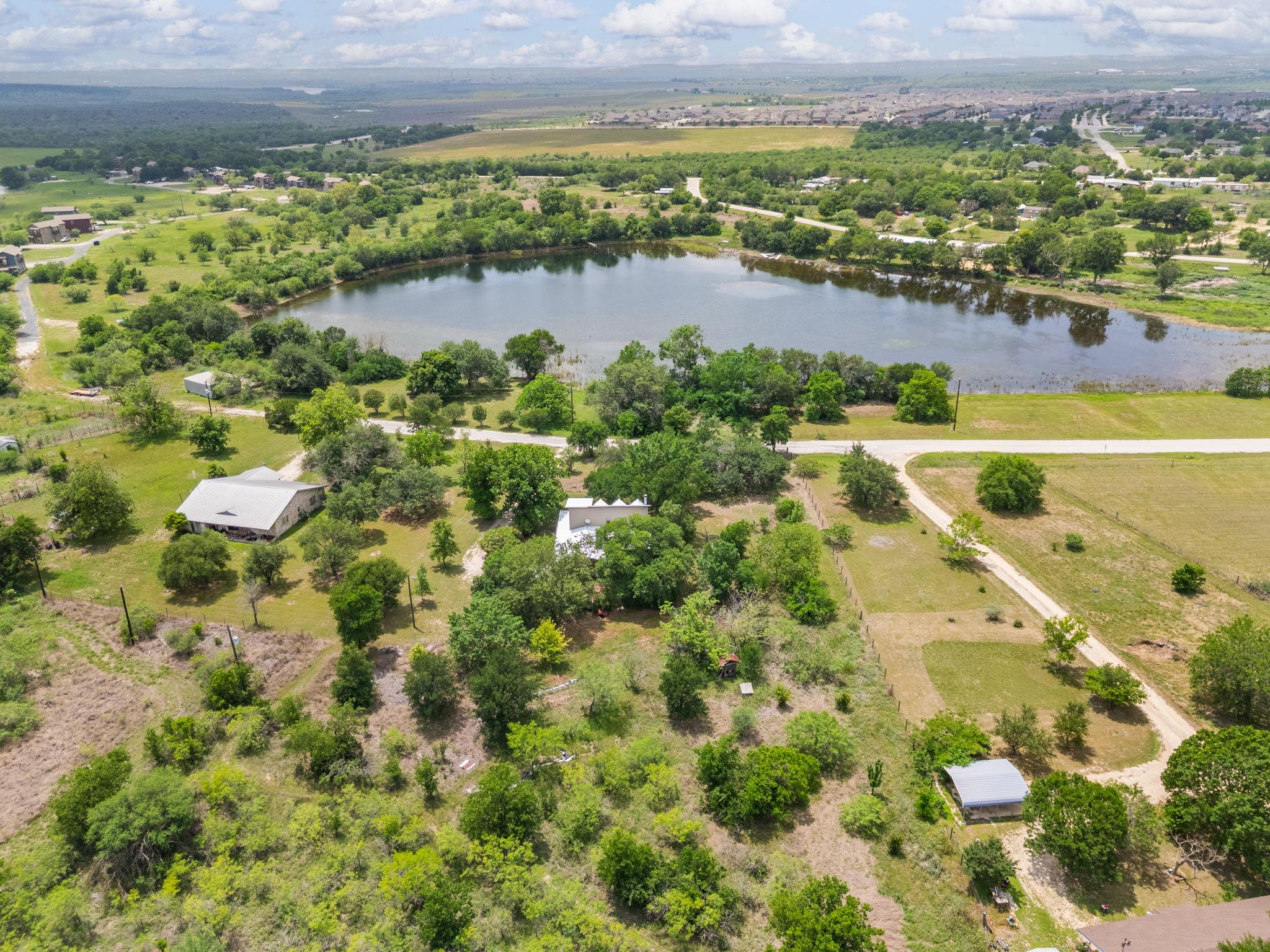 907 Horace Howard, San Marcos, TX 78666 — photo 1