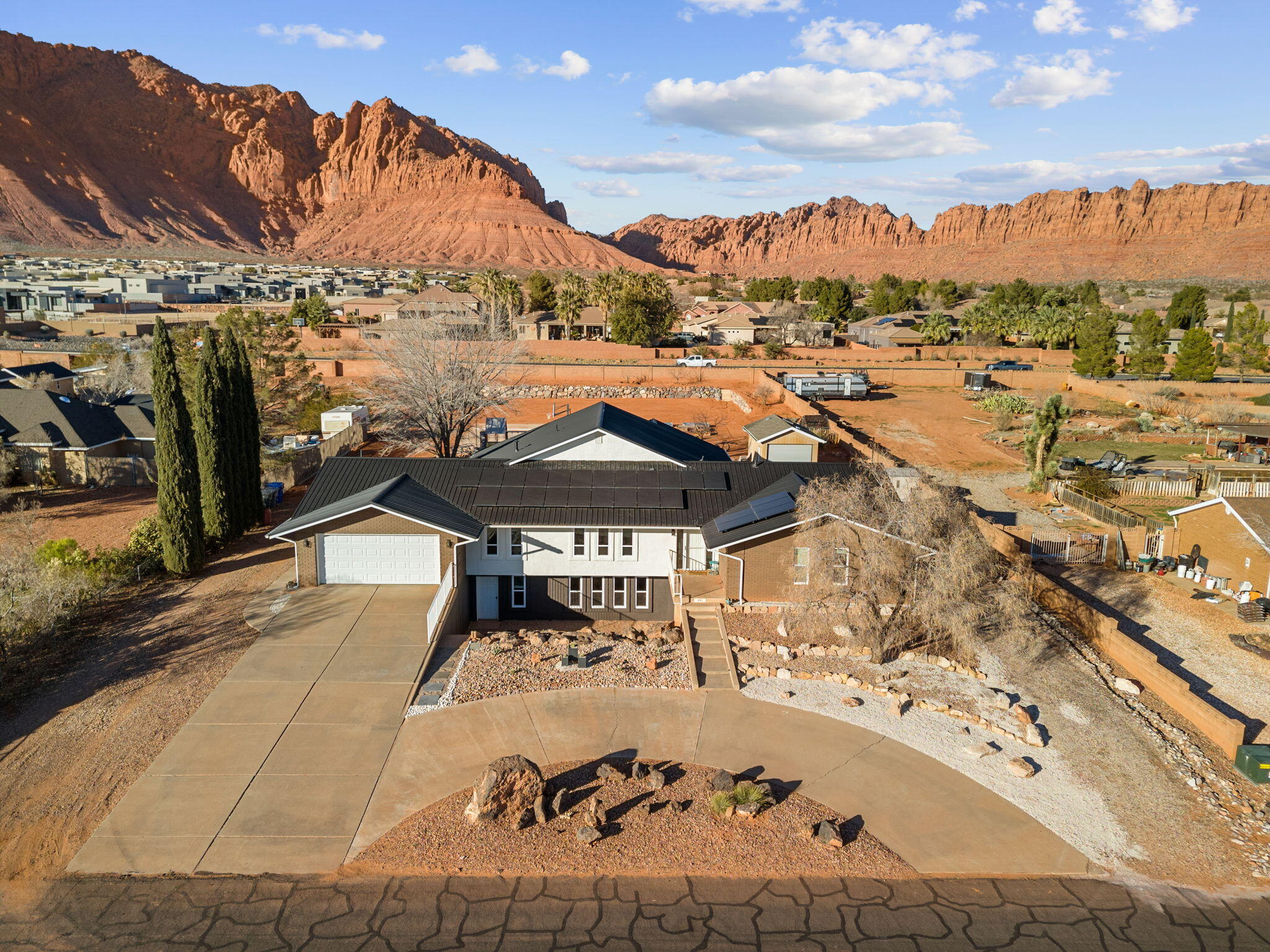 851 E Posado ST, Ivins, UT 84738 — photo 1