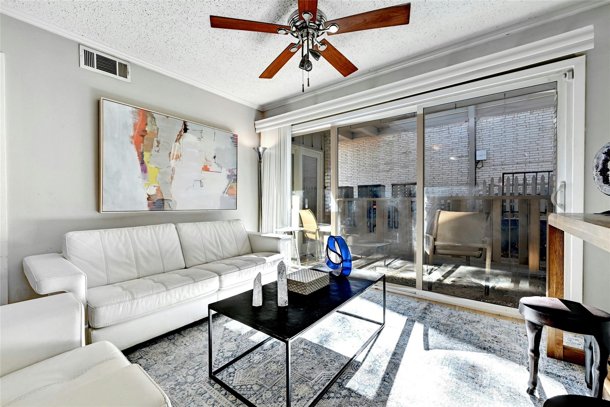 1304  Summit St  #101, Austin, TX 78741 — photo 1