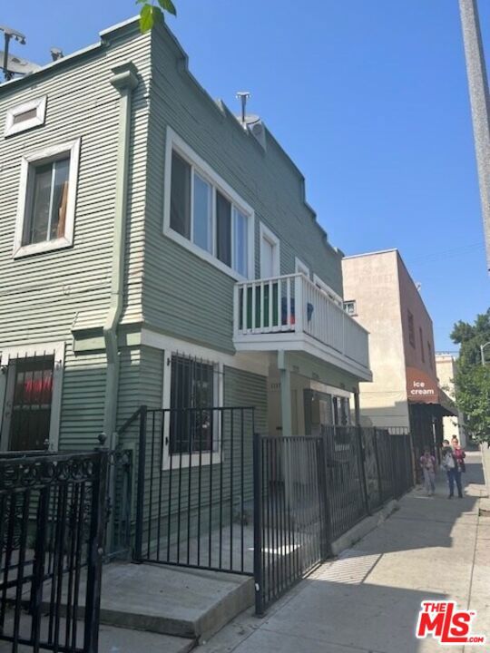 1137 S Union Avenue, Los Angeles, CA 90015 — photo 1