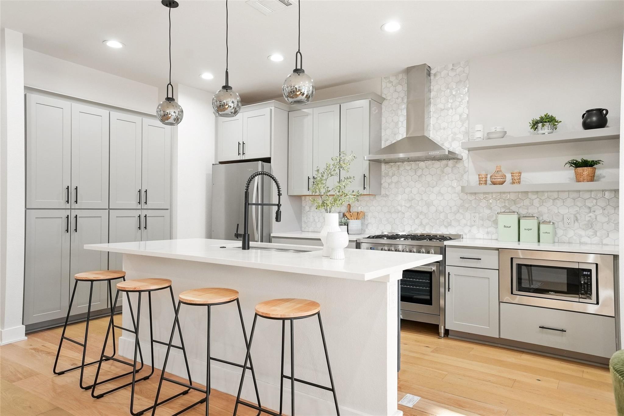 5109 Stone Gate, Austin, TX 78721 — photo 1