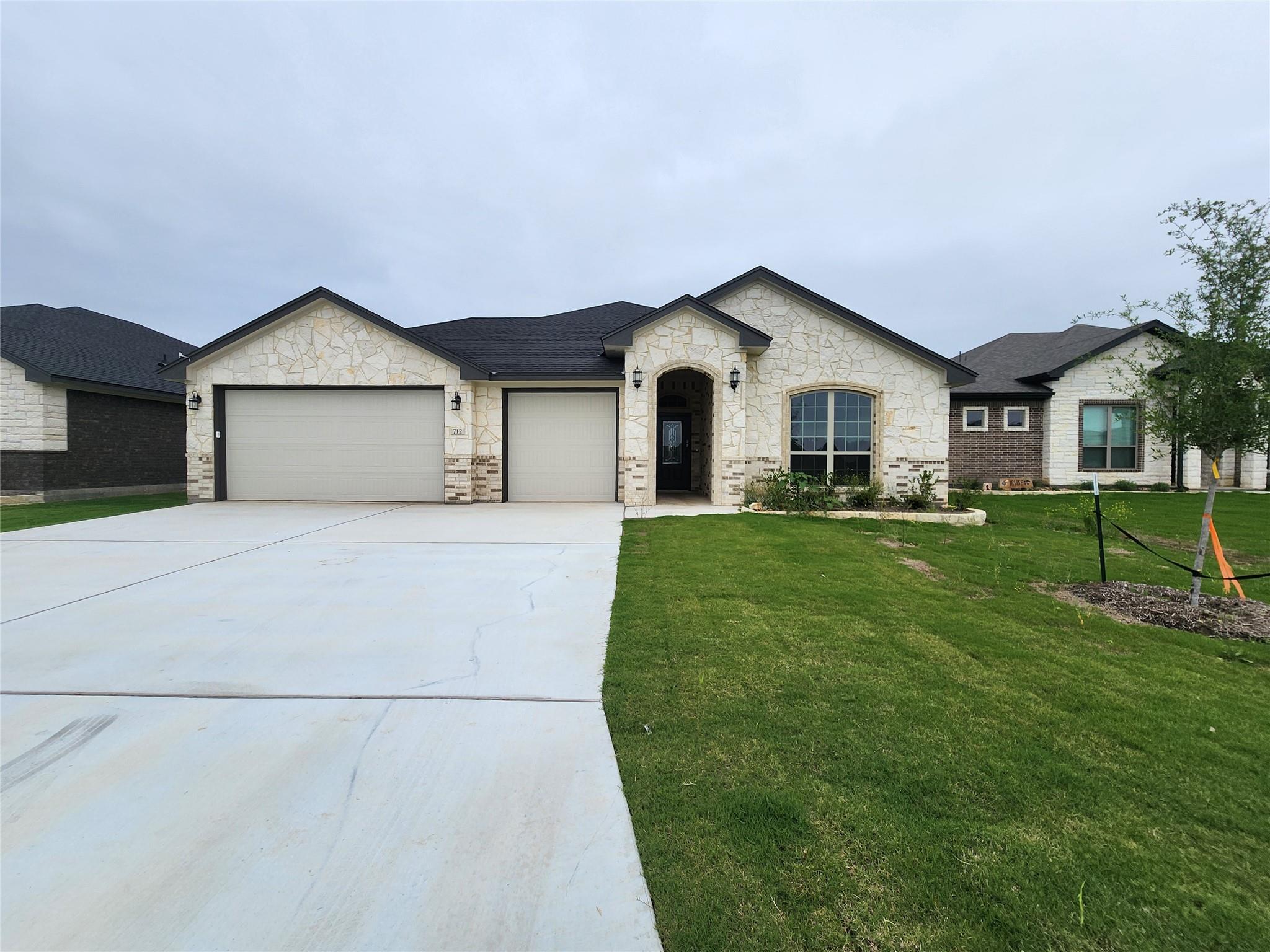 712 Golden Eagle, Salado, TX 76571 — photo 1