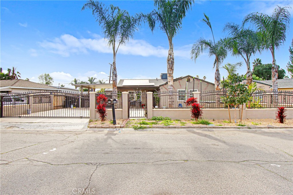8426 Greenpoint, Riverside, CA 92503 — photo 1