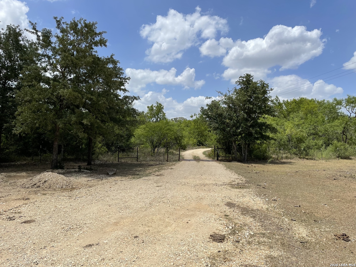TBD Hidden Pine, Luling, TX 78648 — photo 1