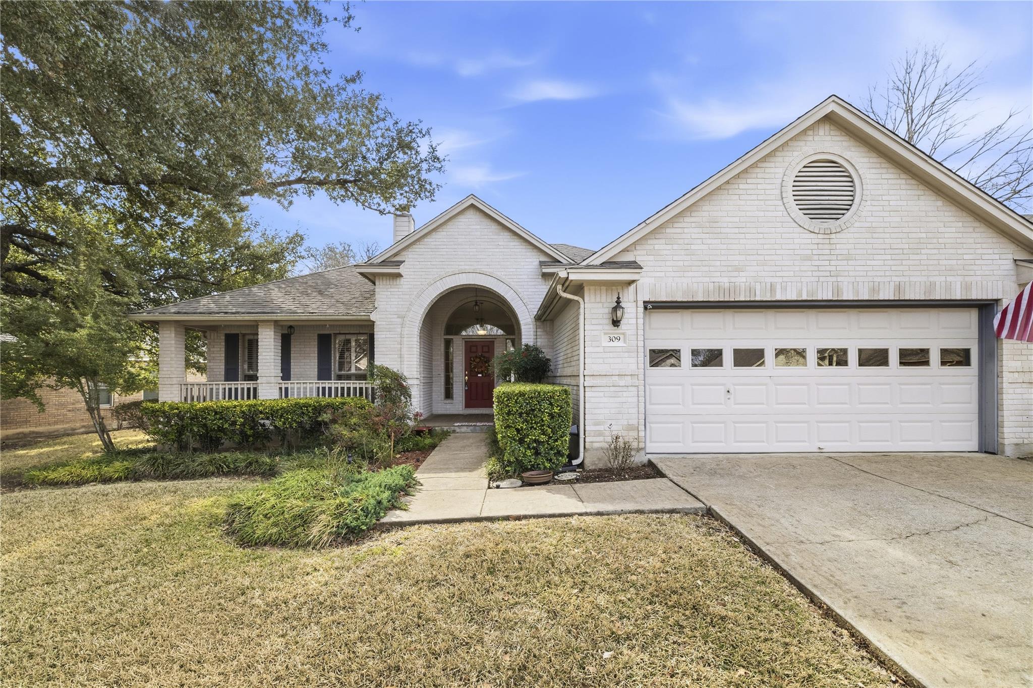 309 Heritage Hills, Fredericksburg, TX 78624 — photo 1