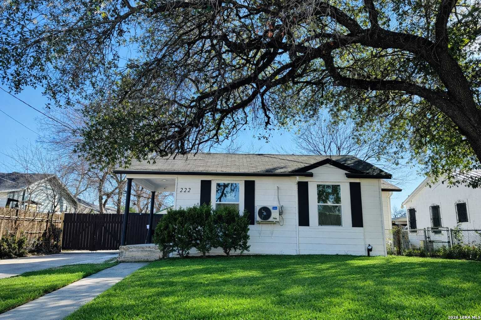 222 W Burcham Ave, San Antonio, TX 78221 — photo 1