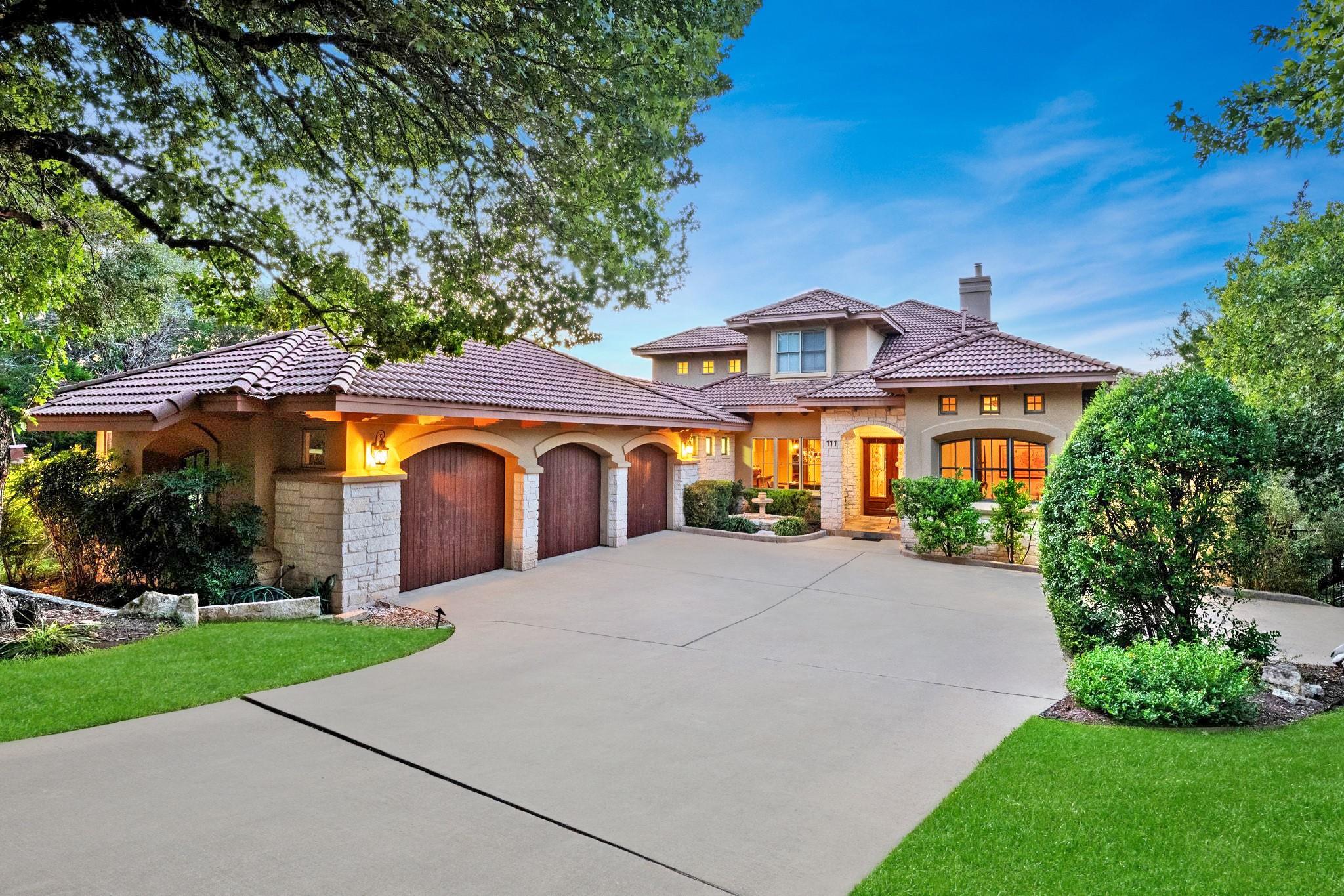 111 SENDERA BONITA, Lakeway, TX 78734 — photo 1