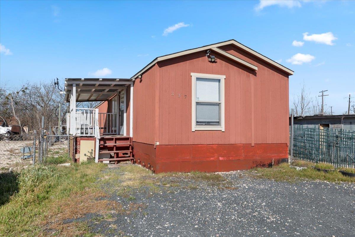 337 Front, Bartlett, TX 76511 — photo 1