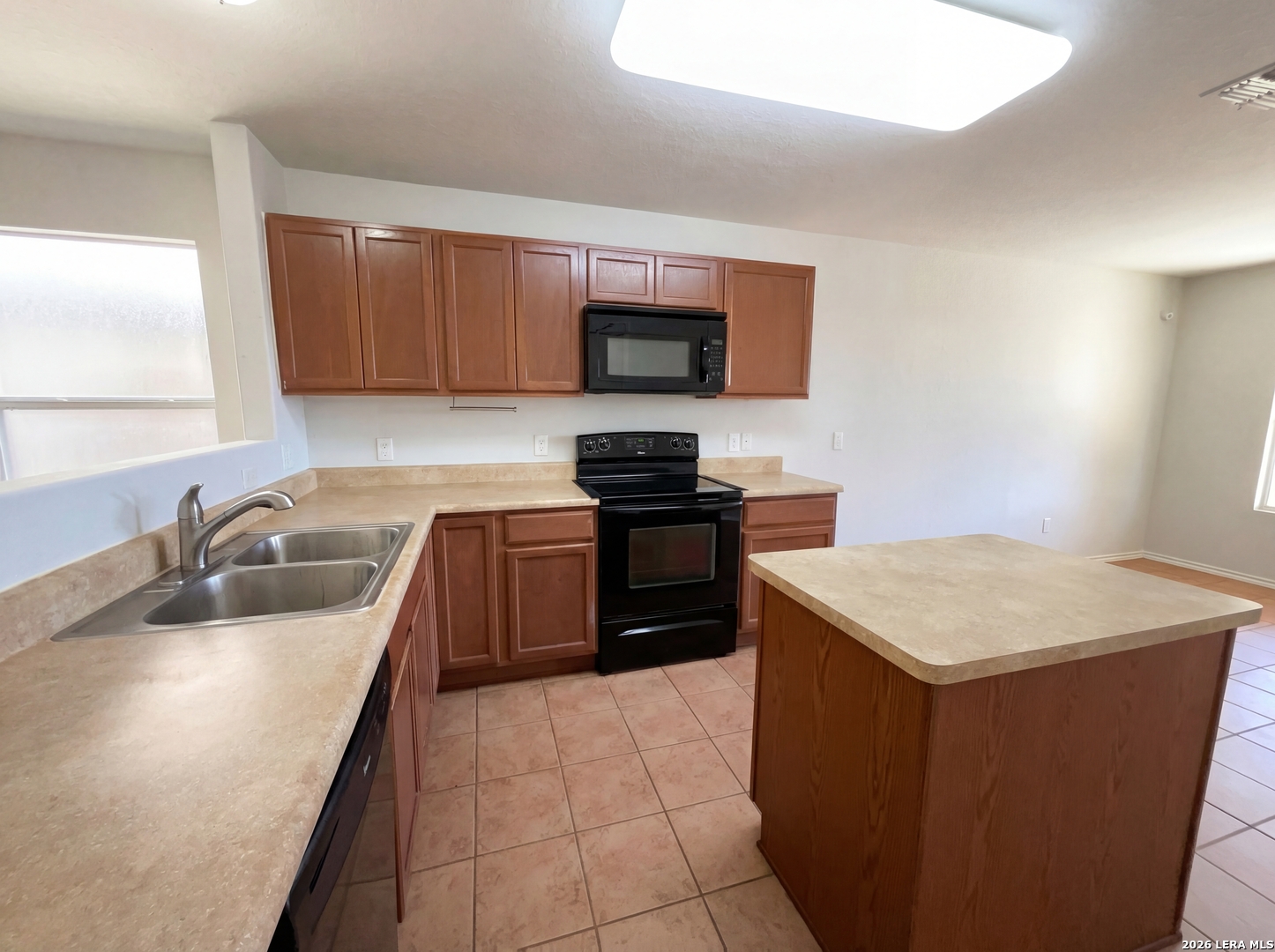 10906 Rosin Jaw, ,  78245 — photo 1
