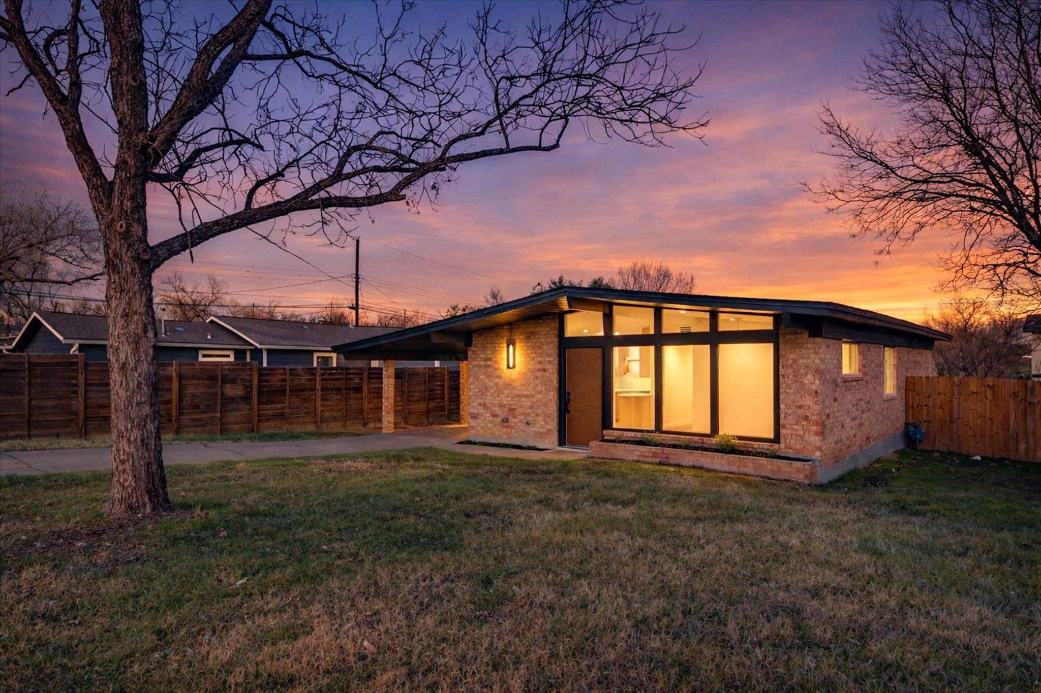 1719 Meander, Austin, TX 78721 — photo 1