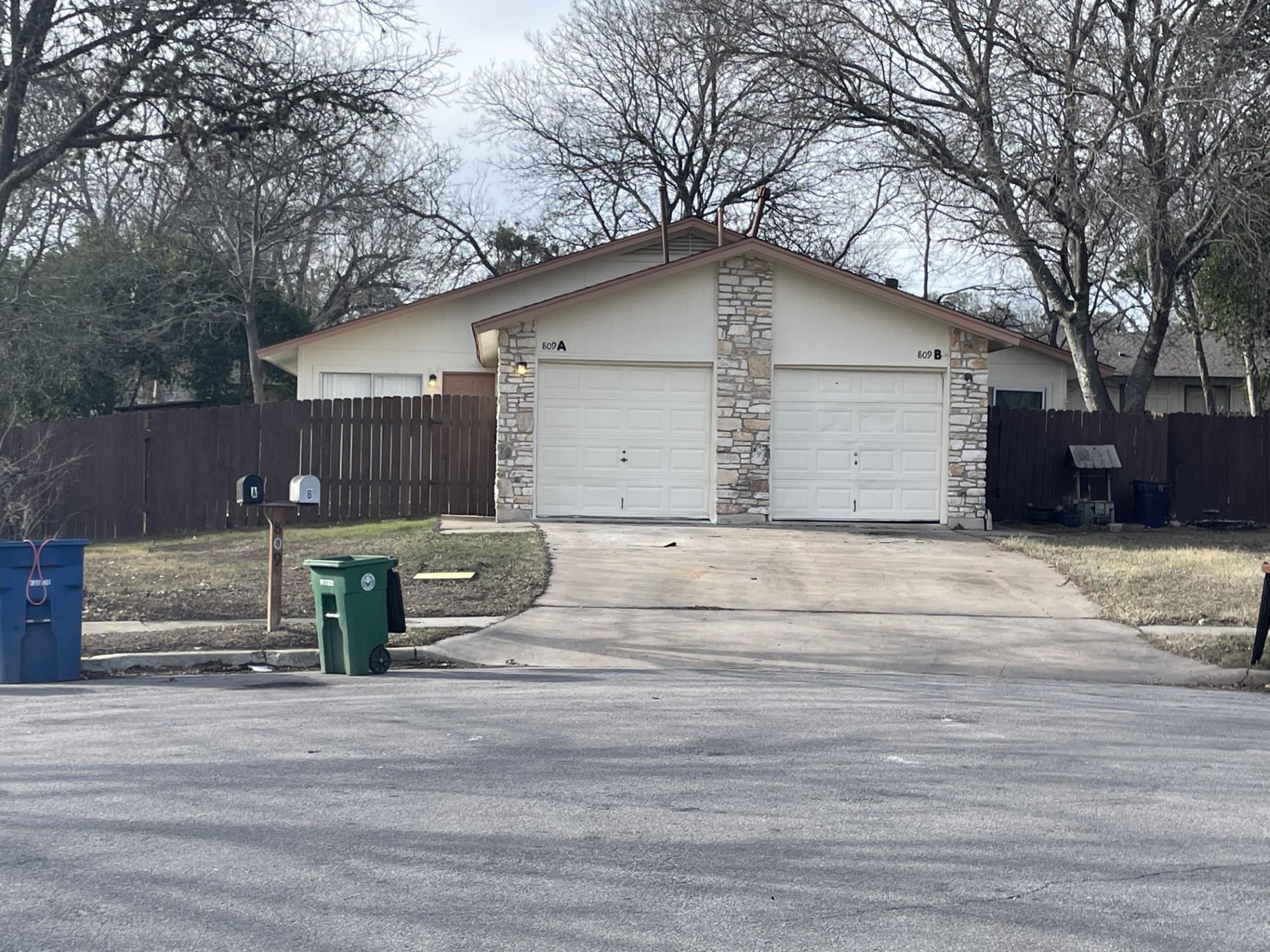 809 Plumpton, Austin, TX 78745 — photo 1