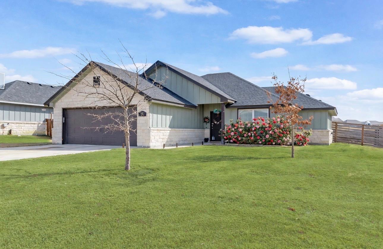 141 Elmer, Burnet, TX 78611 — photo 1
