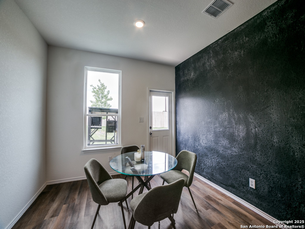 177 Acorn, , 78006 — photo 1
