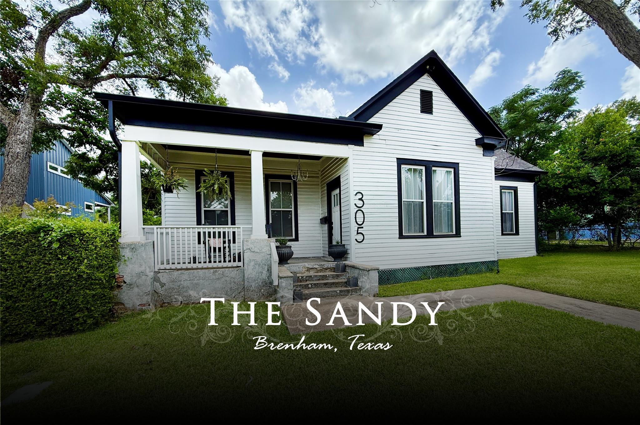 305 Alamo, Brenham, TX 77833 — photo 1