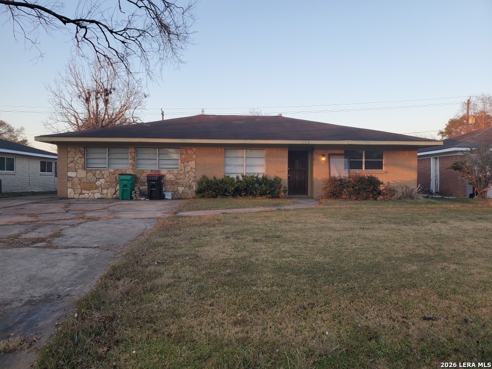 308 kelly, , 77521 — photo 1