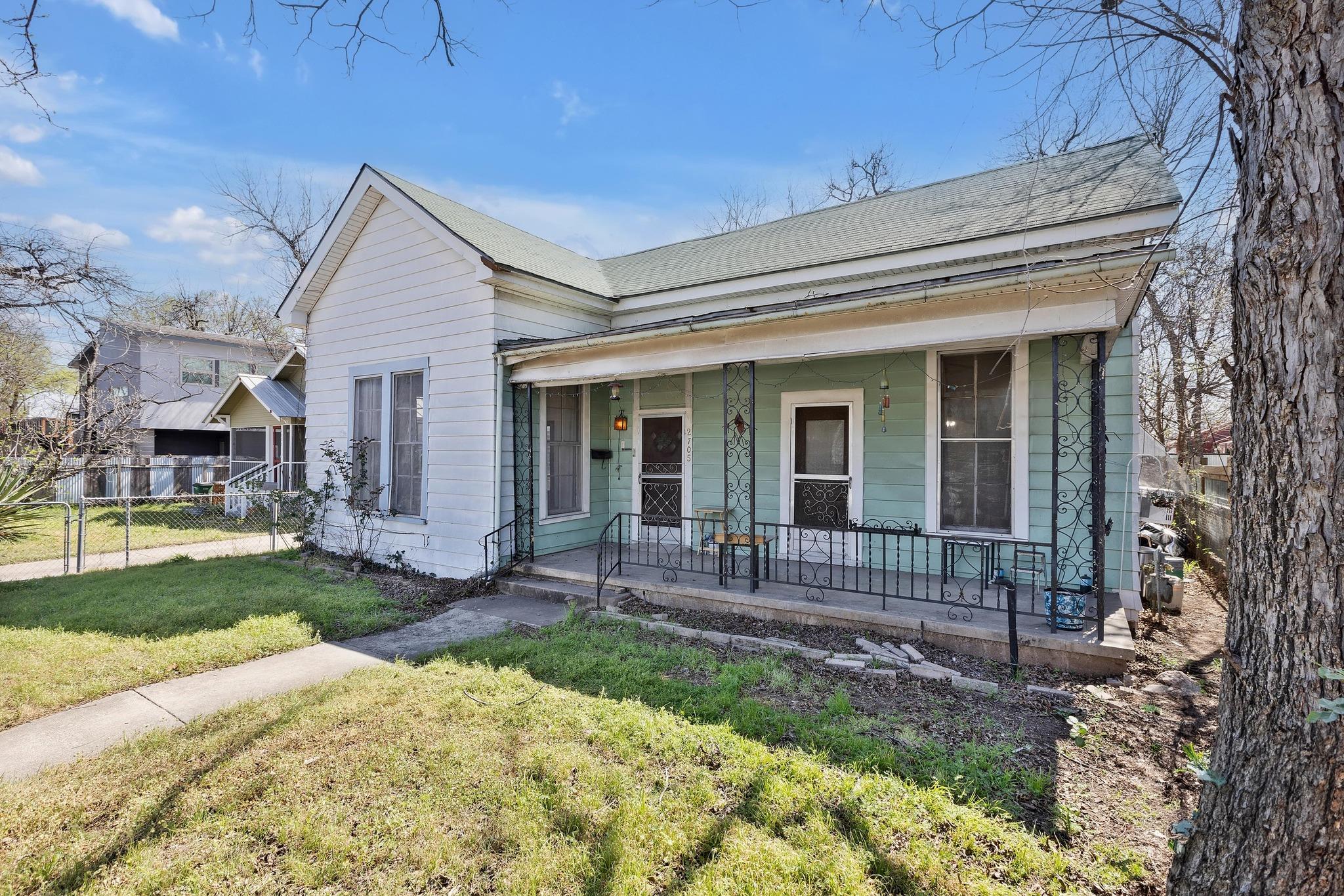 2705 2nd, Austin, TX 78702 — photo 1