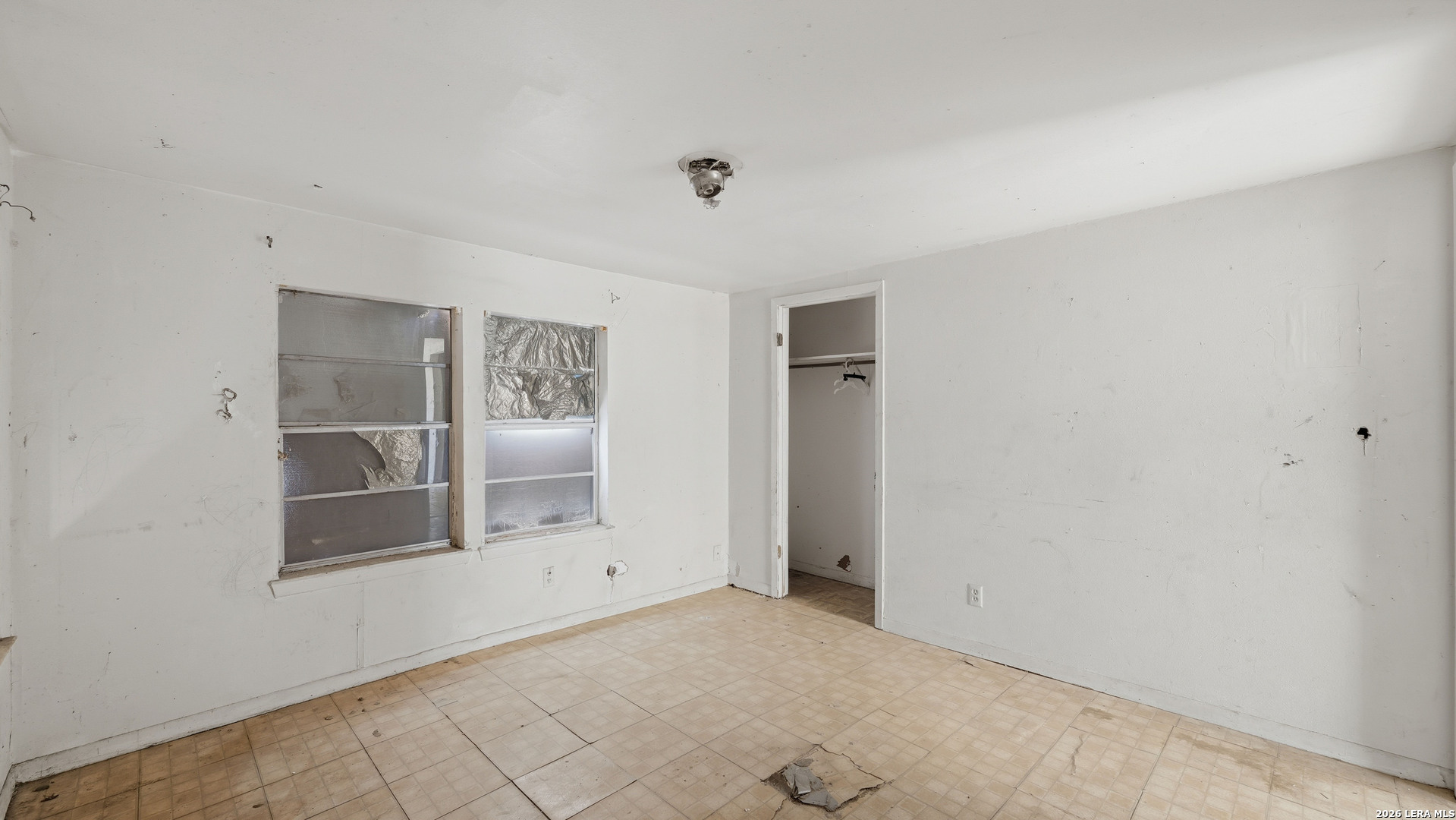 510 Volunteer, ,  78155 — photo 1