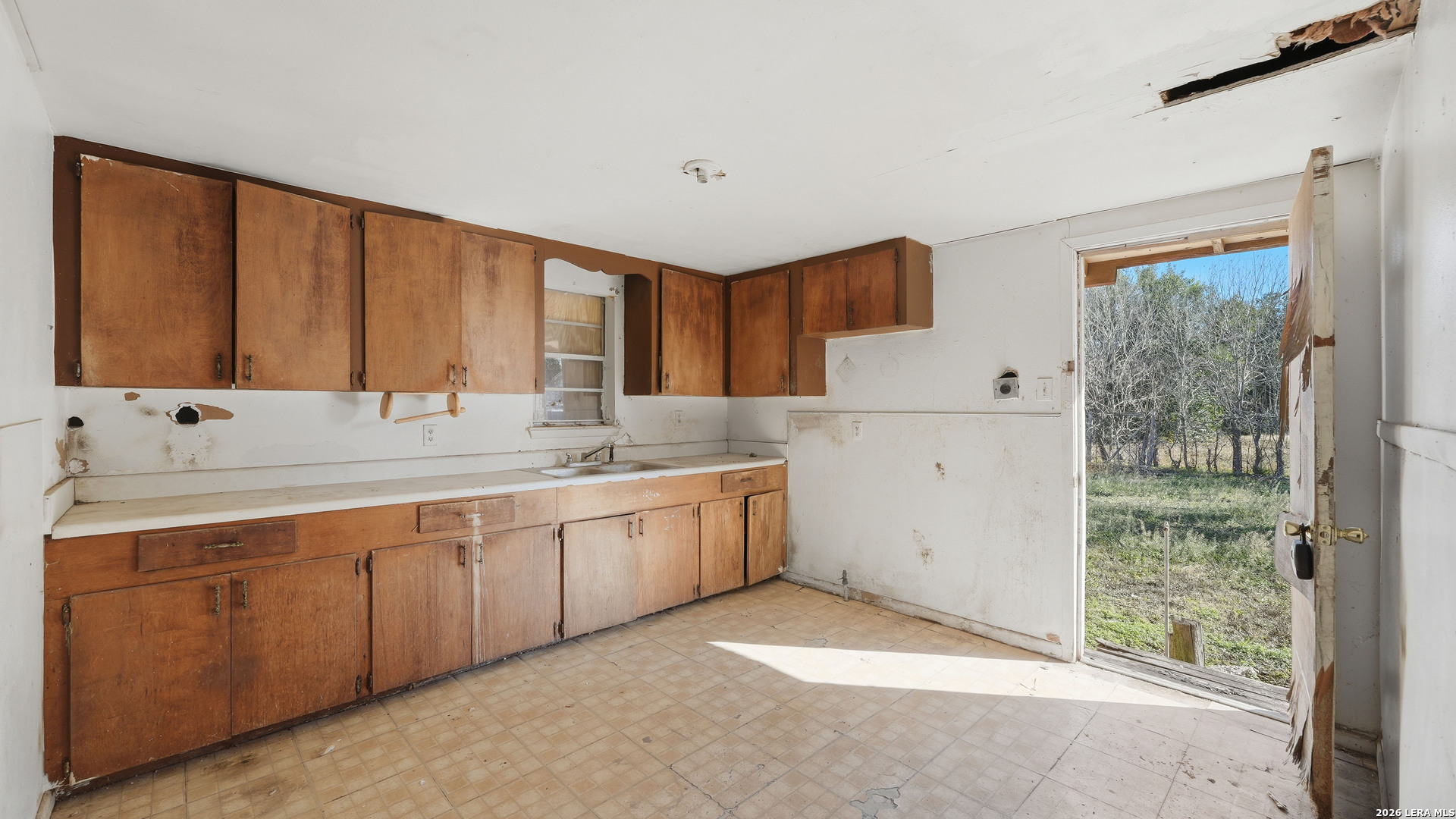 510 Volunteer, Seguin, TX 78155 — photo 1