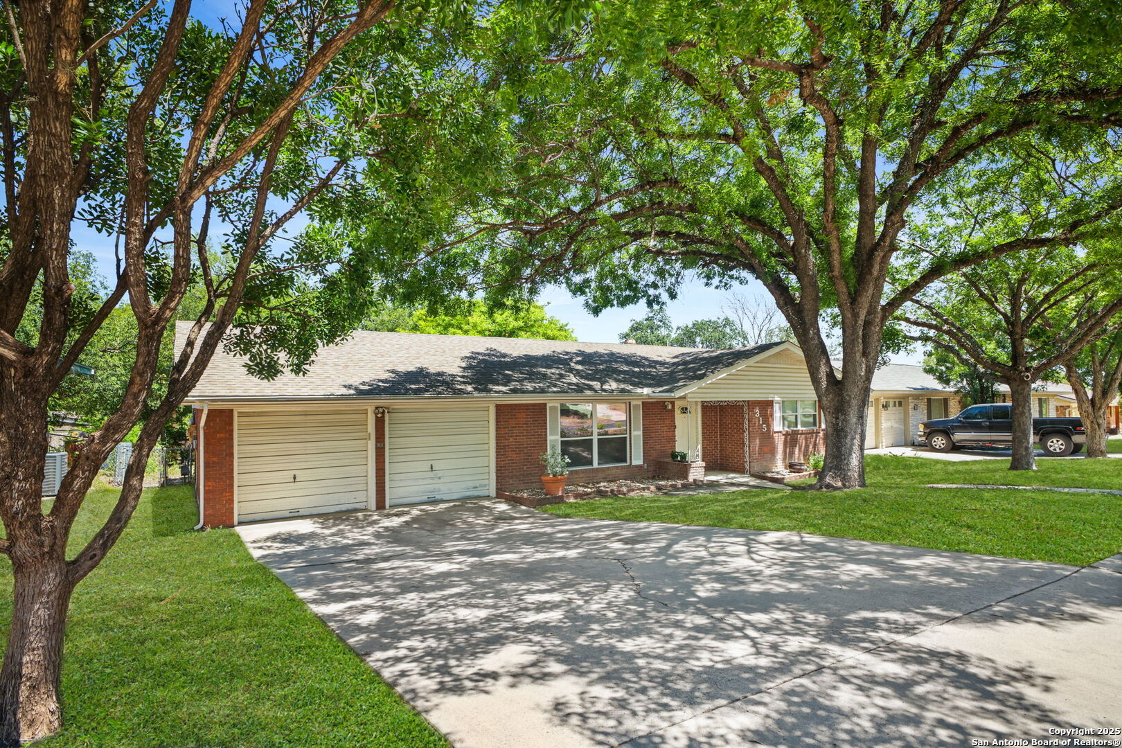315 Tammy, , 78216 — photo 1