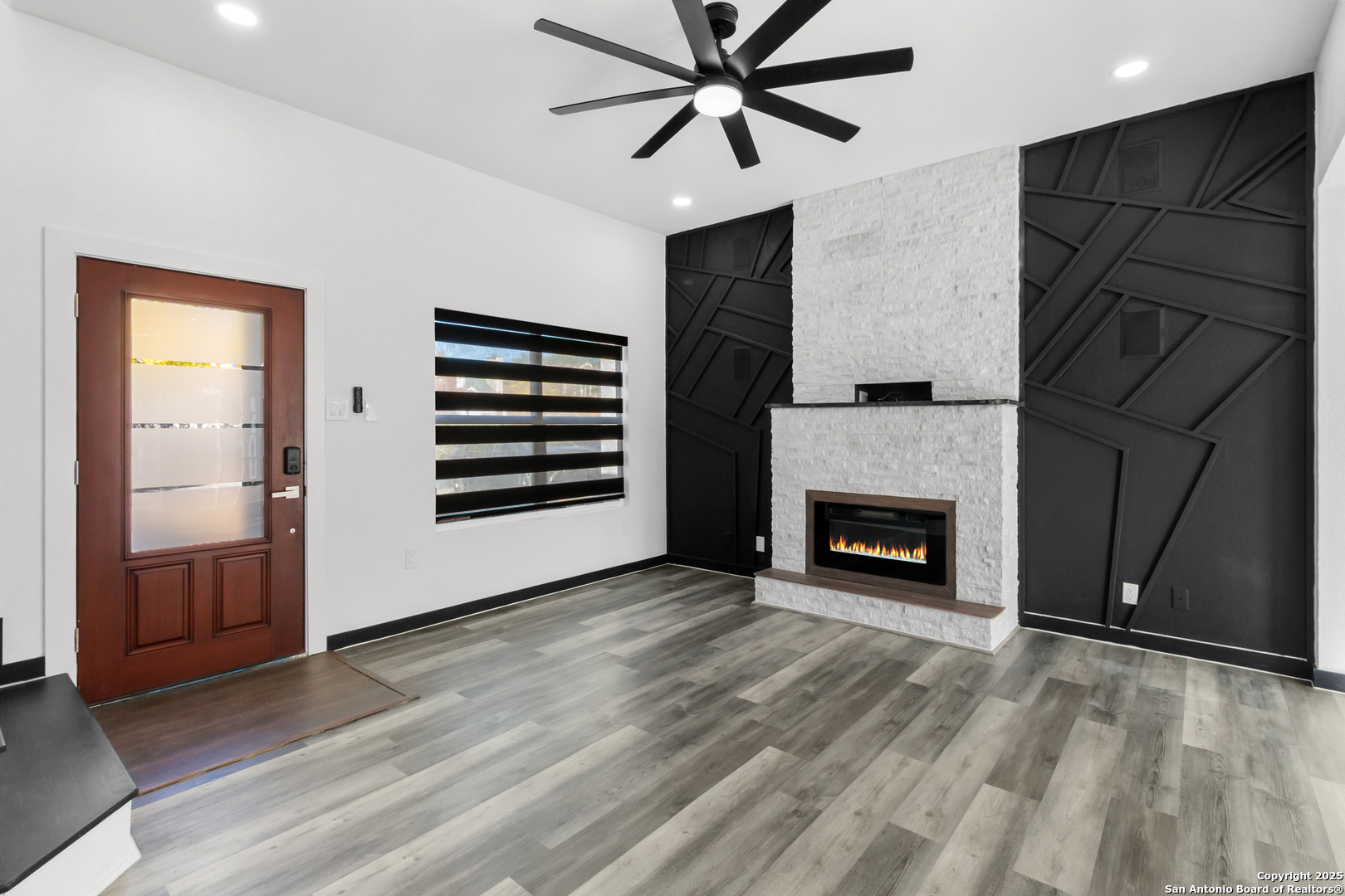9346 Valley Hedge, , 78250 — photo 1