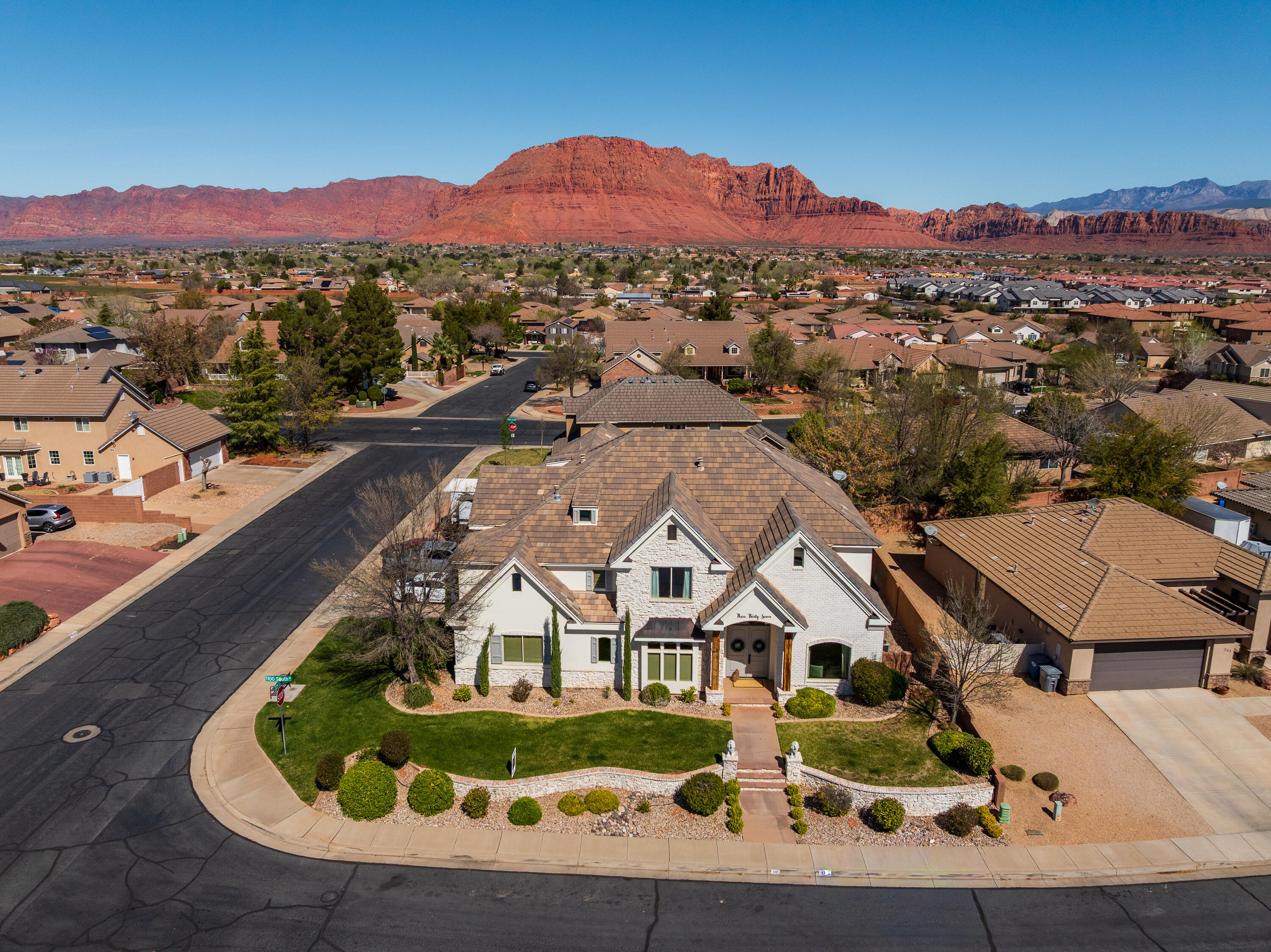 337 E 1100 S, Ivins, UT 84738 — photo 1