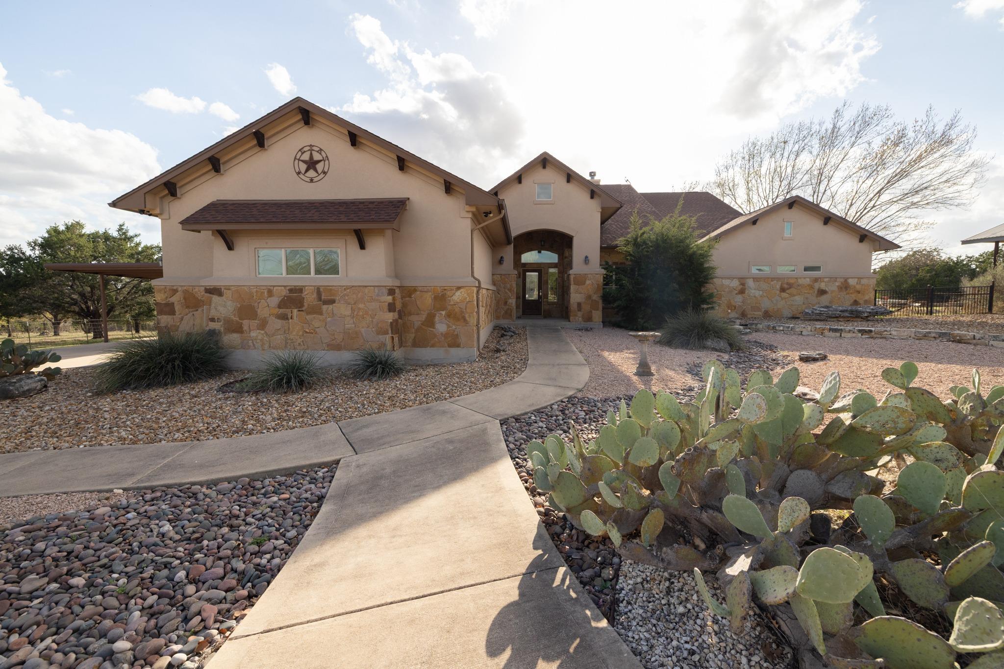 204 Skyline Rd, Georgetown, TX 78628 — photo 1