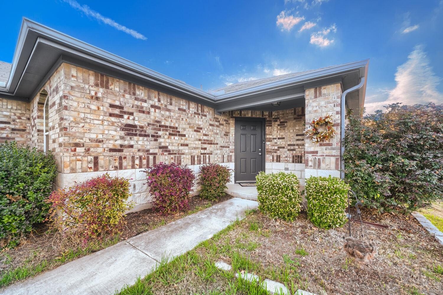 100  Liard River Rd, Hutto, TX 78634 — photo 1