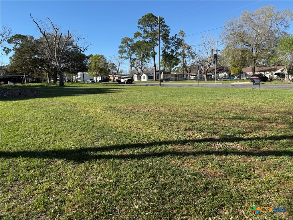 505 S Wells Street, Edna, TX 77957 — photo 1