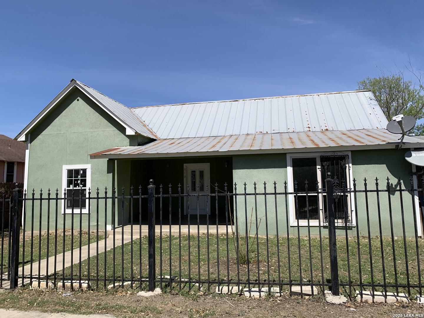 319 Vine, San Antonio, TX 78210 — photo 1