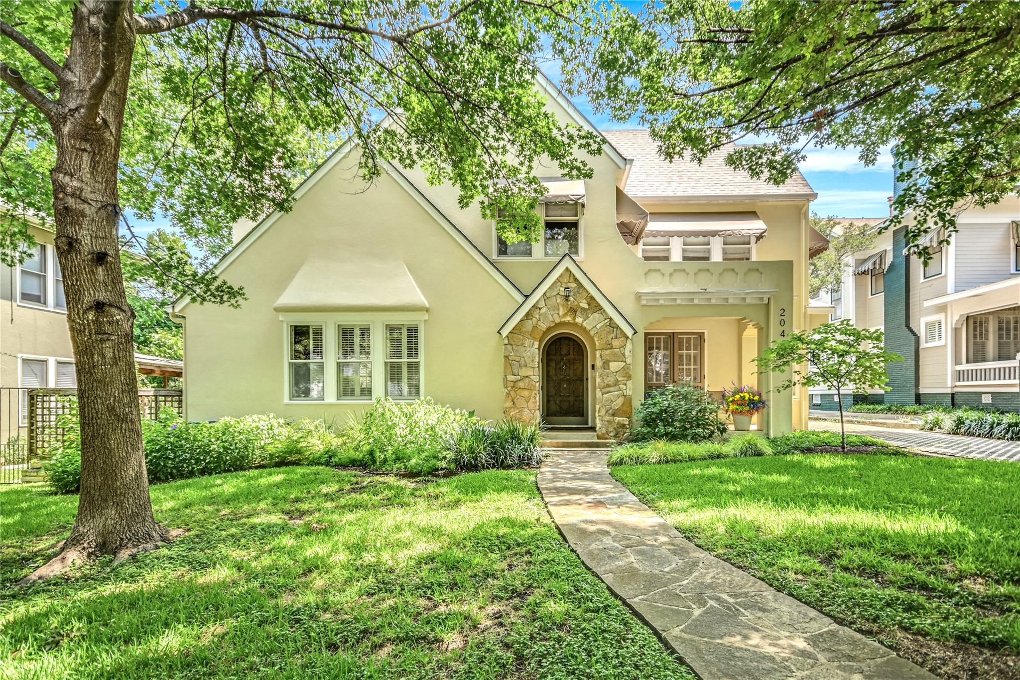 204 W 32nd St, Austin, TX 78705 — photo 1
