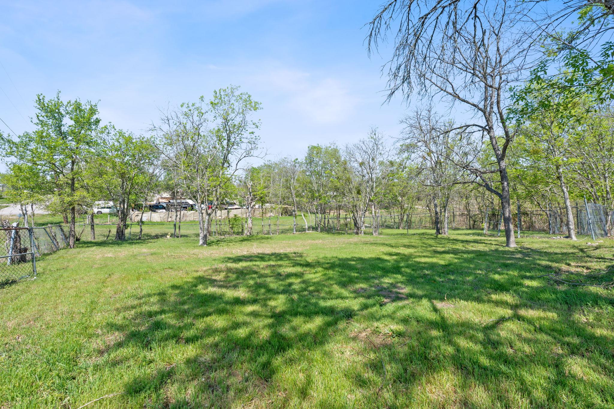 405 E Browning St, Manor, TX 78653 — photo 1
