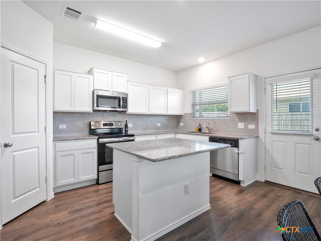 109 Comet Drive 3J, Jarrell, TX 76537 — photo 1