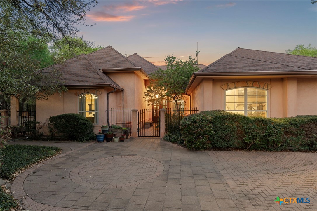 200 Redbird, Kingsbury, TX 78638 — photo 1