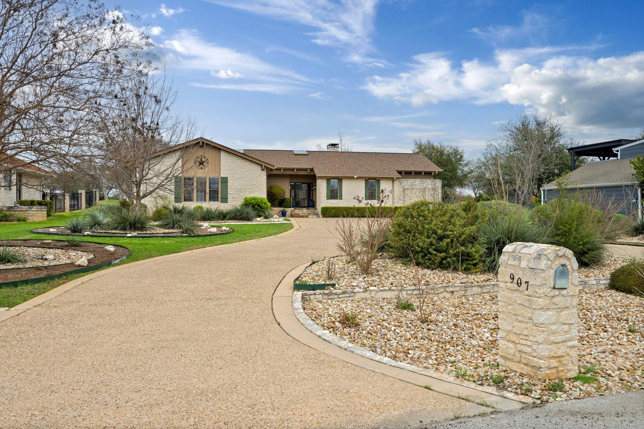 907 Vanguard, Lakeway, TX 78734 — photo 1