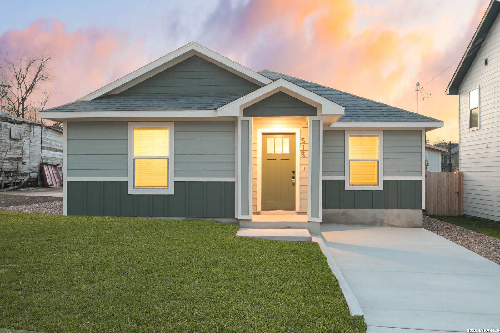 1514 BURNET ST, San Antonio, TX 78202 — photo 1