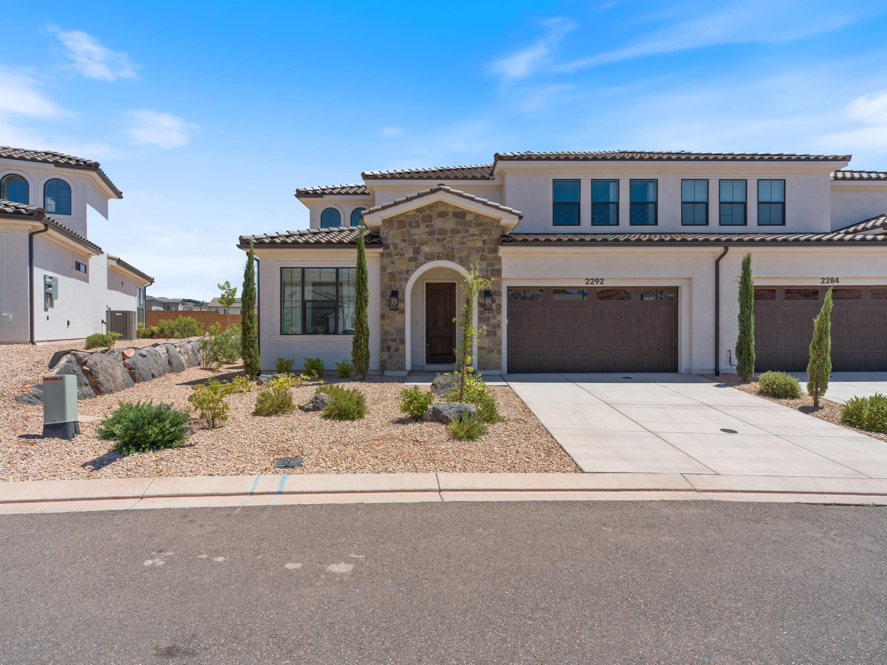 2292 E ARENA ROJA DR, Washington, UT 84780 — photo 1