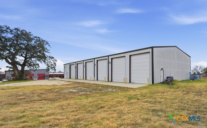 557 W Wheeler Street, Stockdale, TX 78160 — photo 1