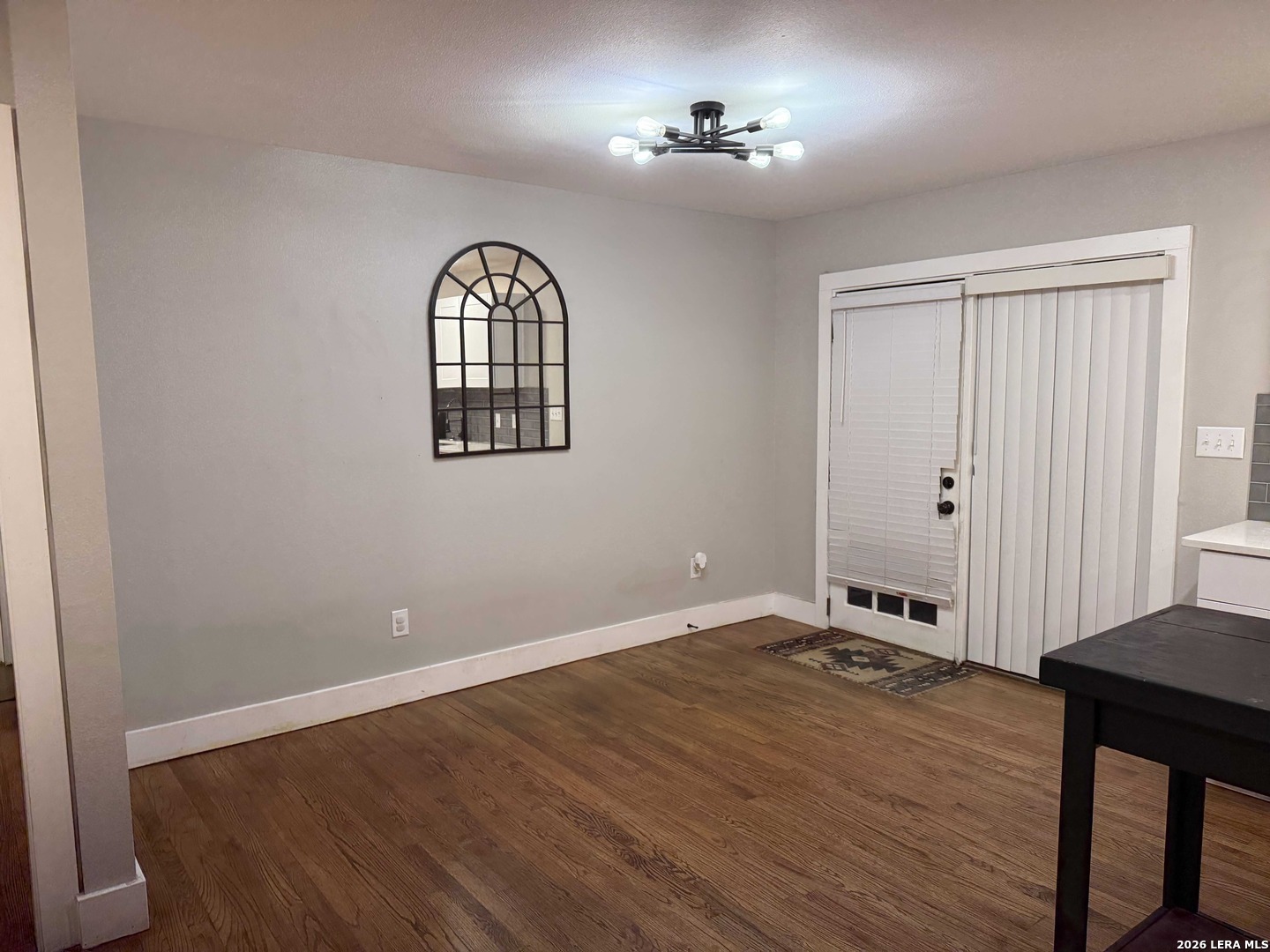 903 Walnut, , 78155 — photo 1