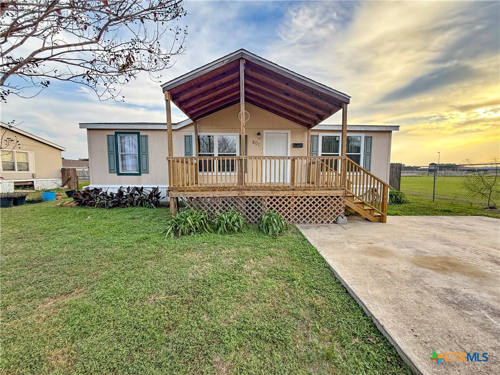 801 E Mesquite Lane, Victoria, TX 77901 — photo 1