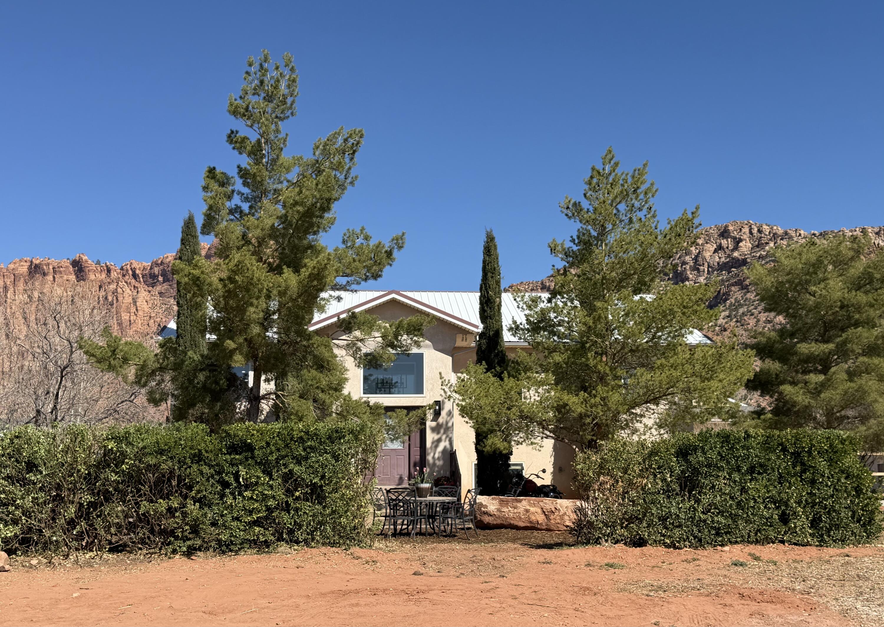 620 W UZONA Ave, Hildale, UT 84784 — photo 1