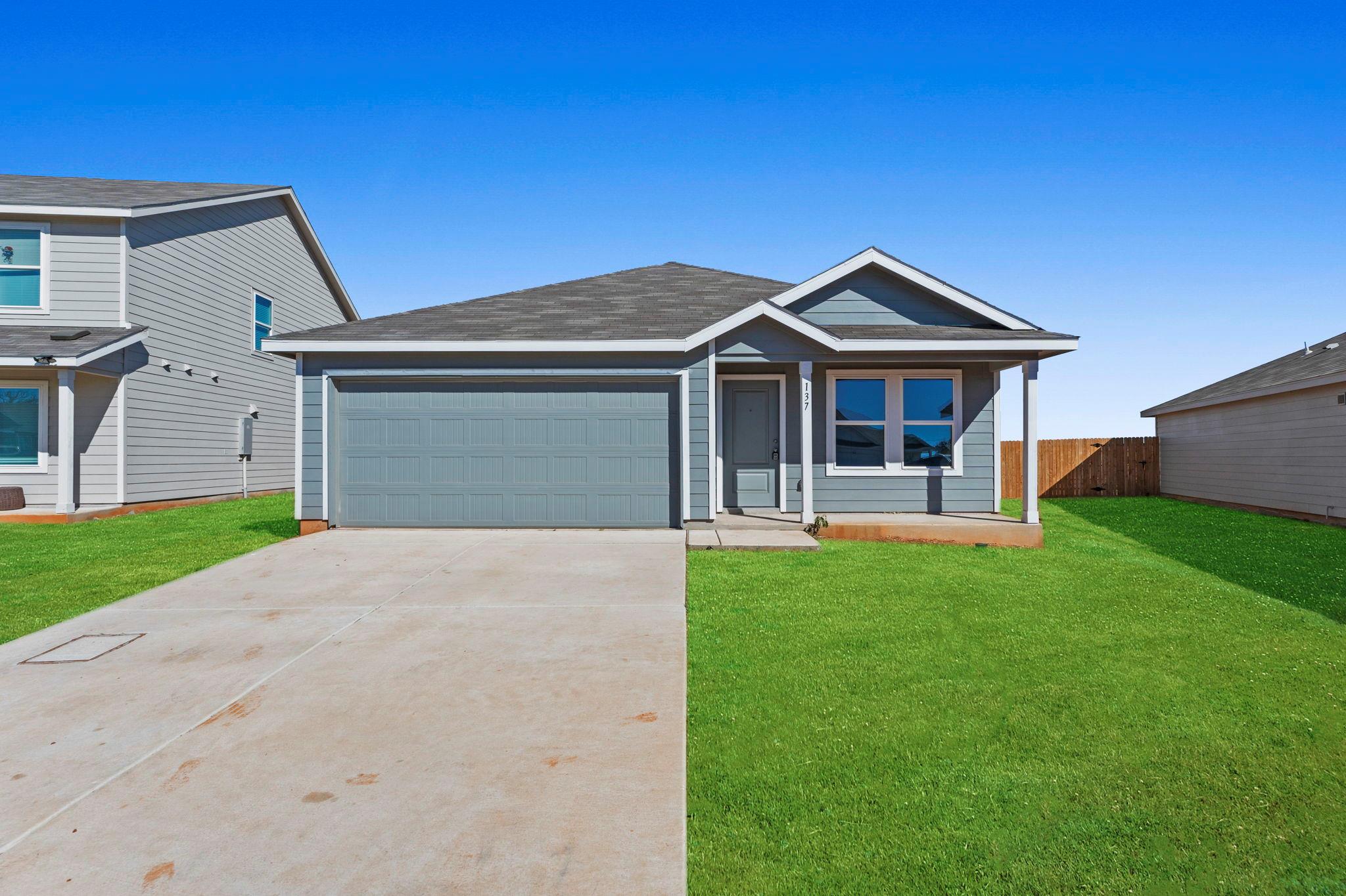 137 Alameda, Fredericksburg, TX 78624 — photo 1