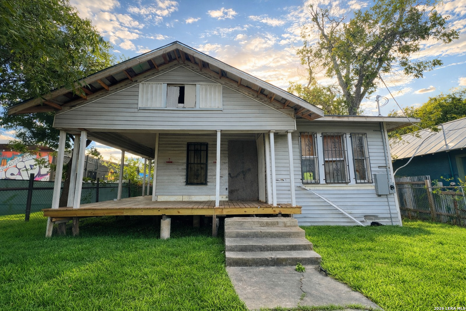 1322 Hays, San Antonio, TX 78202 — photo 1