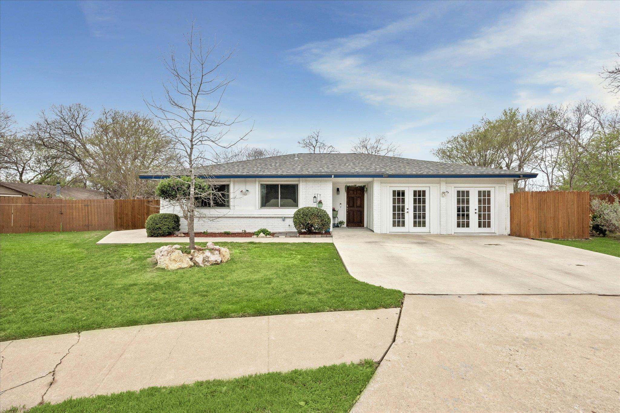 2201 Tallow, Austin, TX 78744 — photo 1