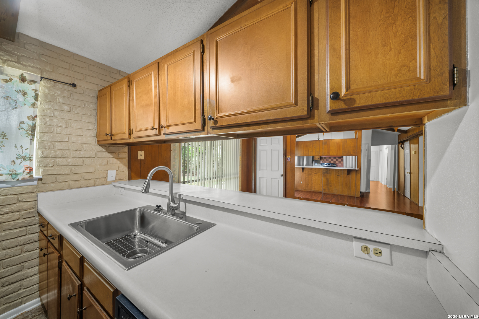 7246 HICKORY GROVE DR, ,  78227 — photo 1