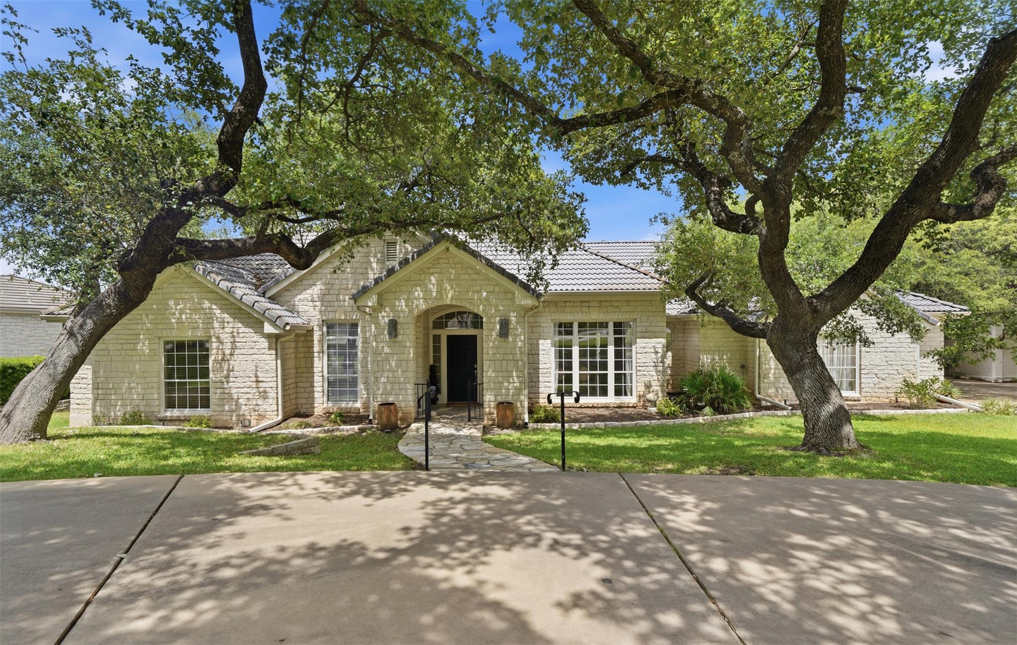 2016 Lakeway, Lakeway, TX 78734 — photo 1