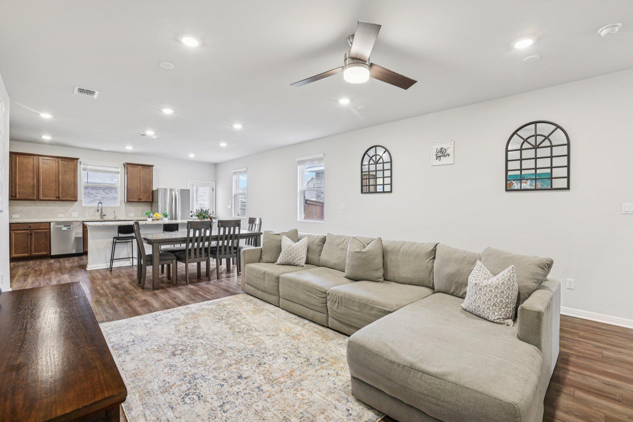 204 Swinging H, Georgetown, TX 78633 — photo 1