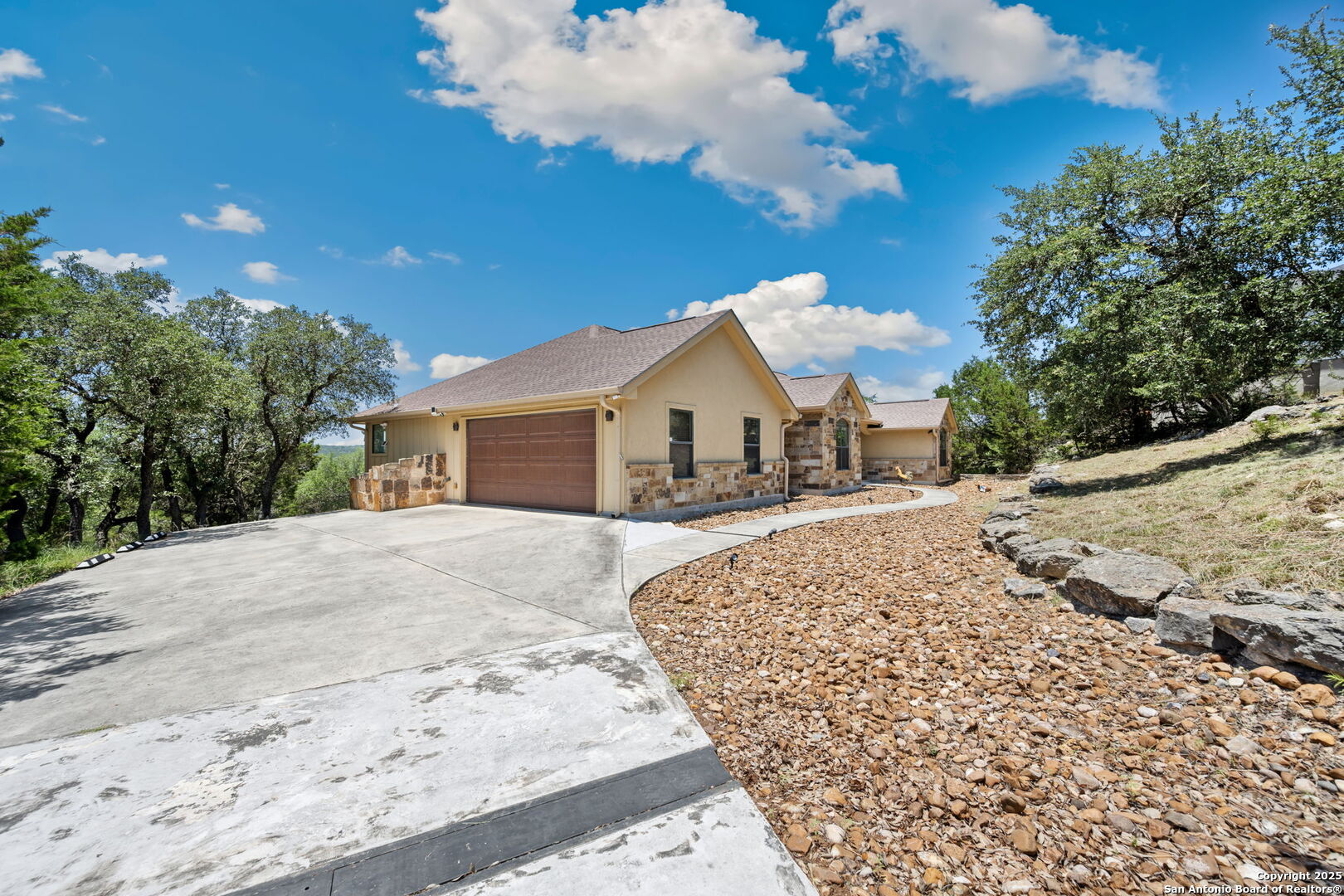 632 LASSO LOOP, ,  78133 — photo 1